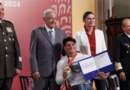 Presidente López Obrador entrega estímulos a delegaciones participantes en París 2024